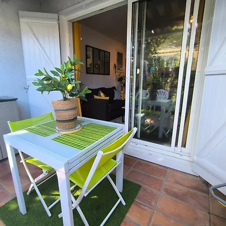 5049 Bergerie 10 Apartament